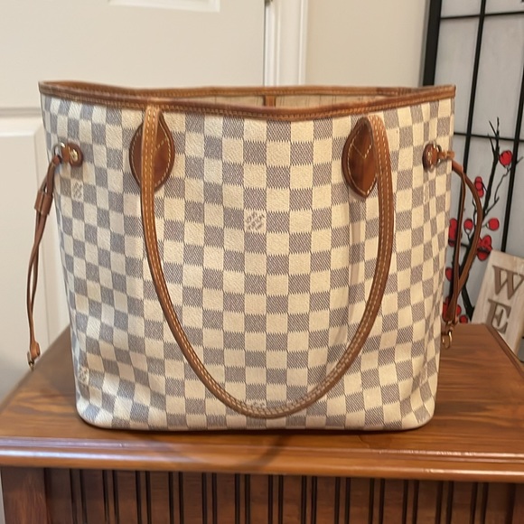 Luis Vuitton Damier Azur MM Neverfull Tote - Picture 5 of 17